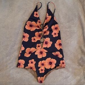 Acacia Hibiscus Kokomo Small